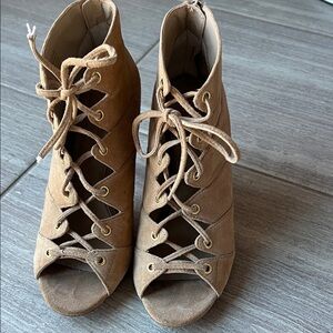 Vince Camuto Tan Lace-Up Boots